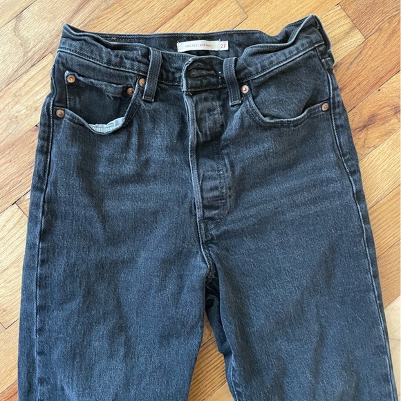 Levi’s Ribcage Cropped Bootcut Jean - Picture 2 of 6